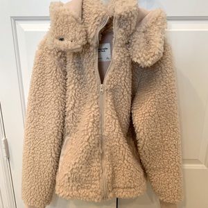Abercrombie cropped hooded teddy Sherpa jacket. NWT
